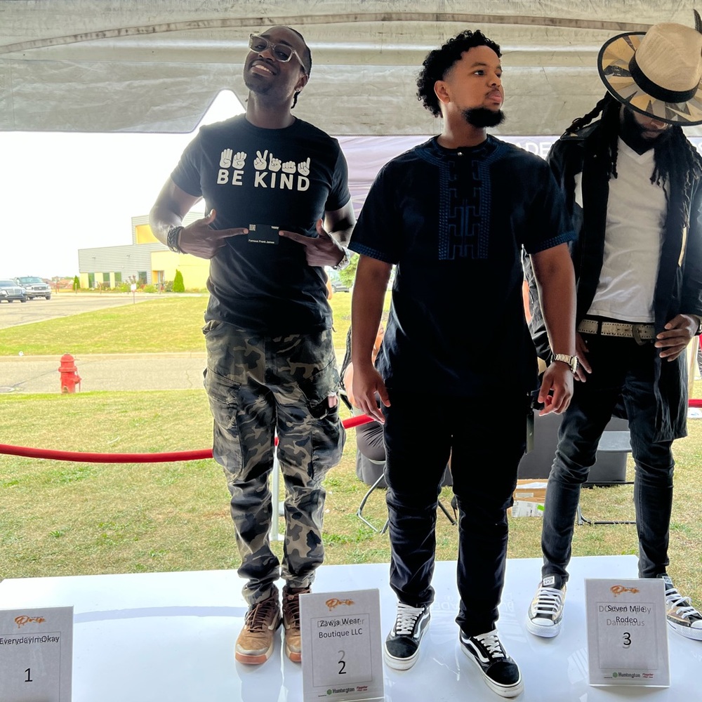 Be Kind magic gloves